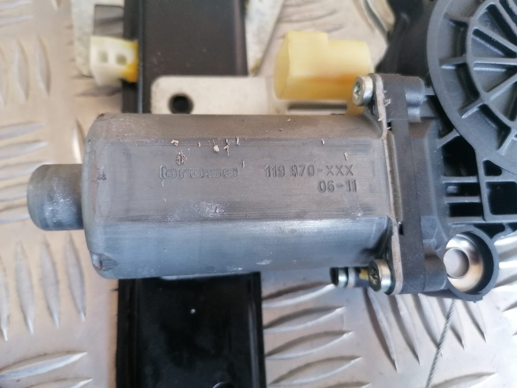 Stikla pacelšanas mehānisms aizmugurējais labais priekš VOLVO XC70 2007