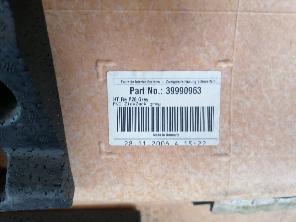 Aizmugurējo labo durvju apdare priekš VOLVO XC70 2007 3 Aizmugurējo labo durvju apdare priekš VOLVO XC70 2007