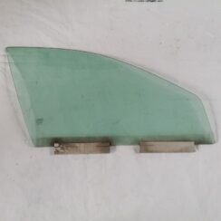 Priekšējo labo durvju stikls priekš VOLVO XC70 2007