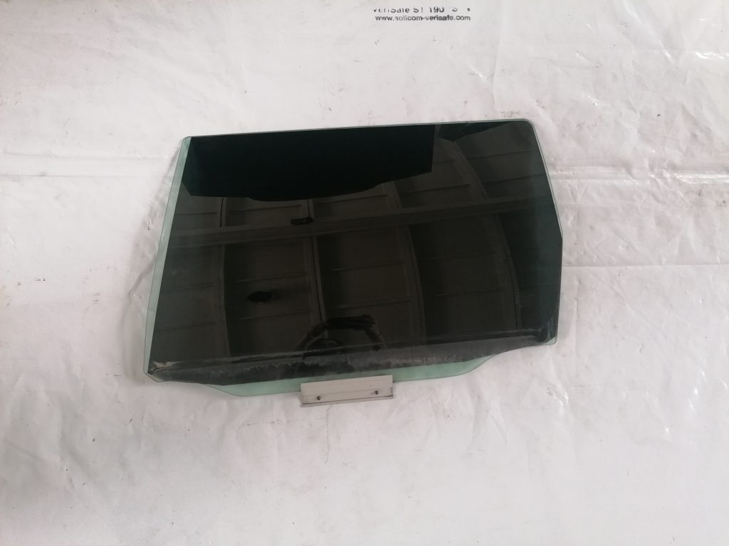 Aizmugurējo kreiso durvju stikls priekš VOLVO XC70 2007 1 Aizmugurējo kreiso durvju stikls priekš VOLVO XC70 2007