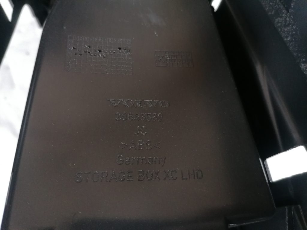 Centrālās konsoles apdares lielākā daļa priekš VOLVO XC70 2007