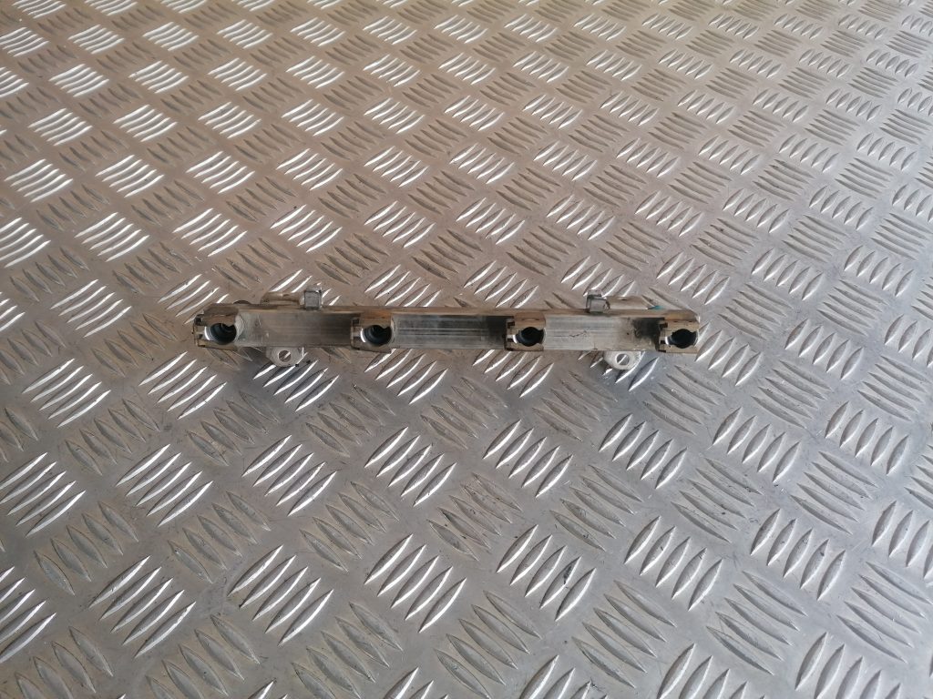 Degvielas sadales caurule priekš OPEL ASTRA H 2005