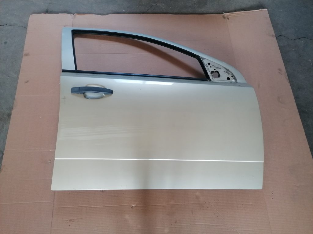 Priekšējās labās durvis priekš OPEL ASTRA H 2005