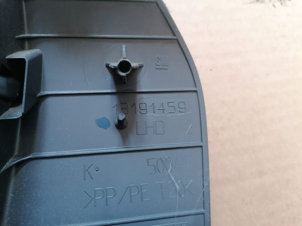 Mantu glabāšanas nodalījums pasažiera pusē priekš OPEL ASTRA H 2005 3 Mantu glabāšanas nodalījums pasažiera pusē priekš OPEL ASTRA H 2005