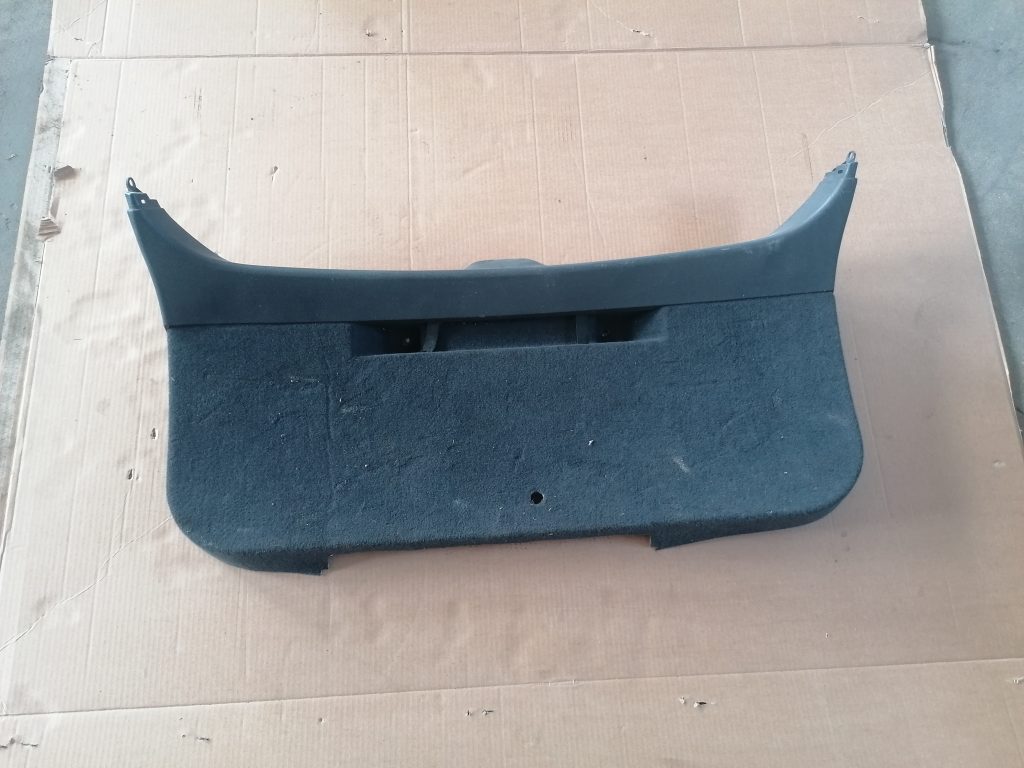 Bagāžnieka vāka liela apdare priekš OPEL ASTRA H 2005