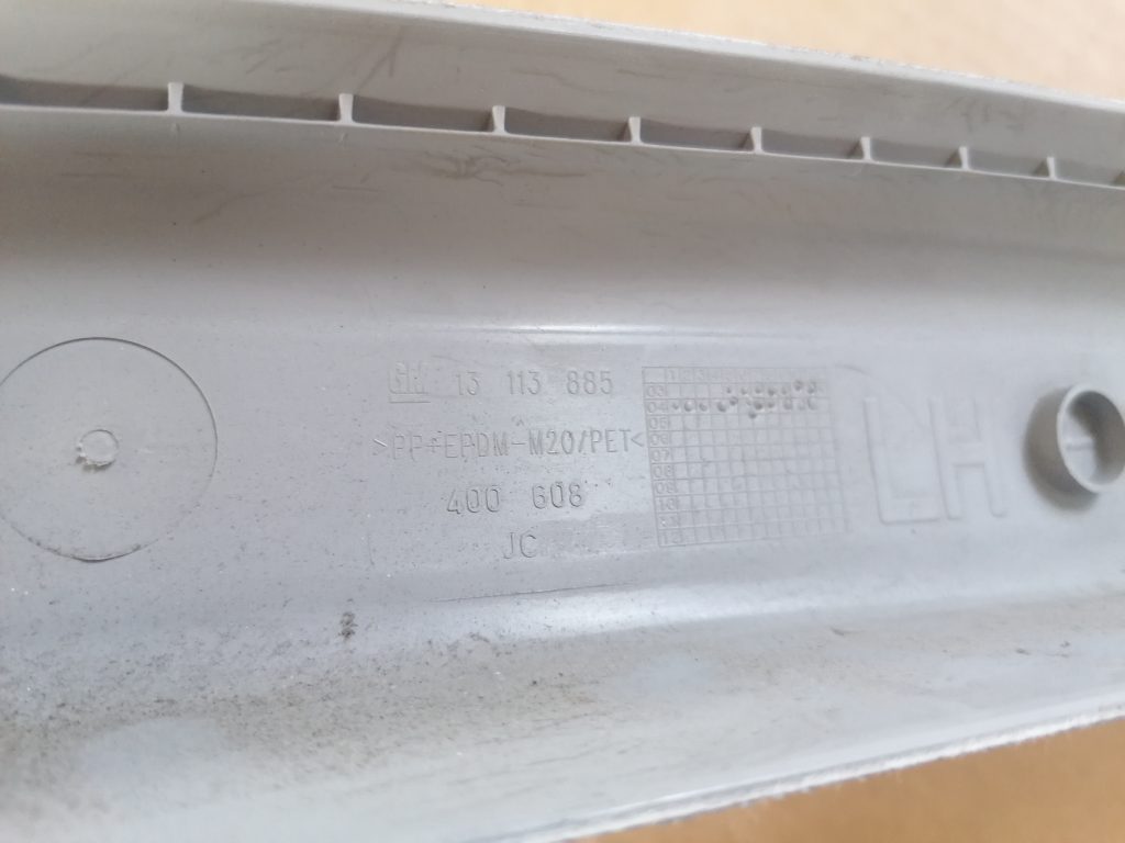 Priekšējas salona statnes apdare priekš OPEL ASTRA H 2005 3 Priekšējas salona statnes apdare priekš OPEL ASTRA H 2005