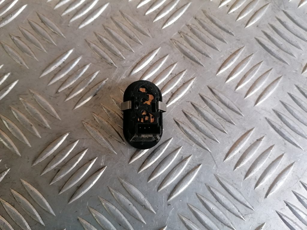 Stikla pacelšanas poga priekš OPEL ZAFIRA 2004