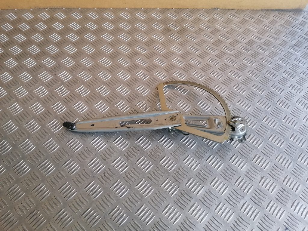 Stikla pacelšanas mehānisms aizmugurējais labais priekš OPEL ZAFIRA 2004 2 Stikla pacelšanas mehānisms aizmugurējais labais priekš OPEL ZAFIRA 2004