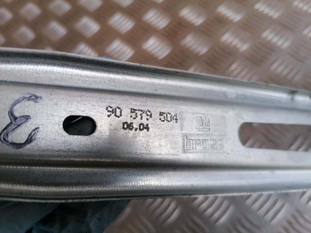 Stikla pacelšanas mehānisms aizmugurējais labais priekš OPEL ZAFIRA 2004 3 Stikla pacelšanas mehānisms aizmugurējais labais priekš OPEL ZAFIRA 2004