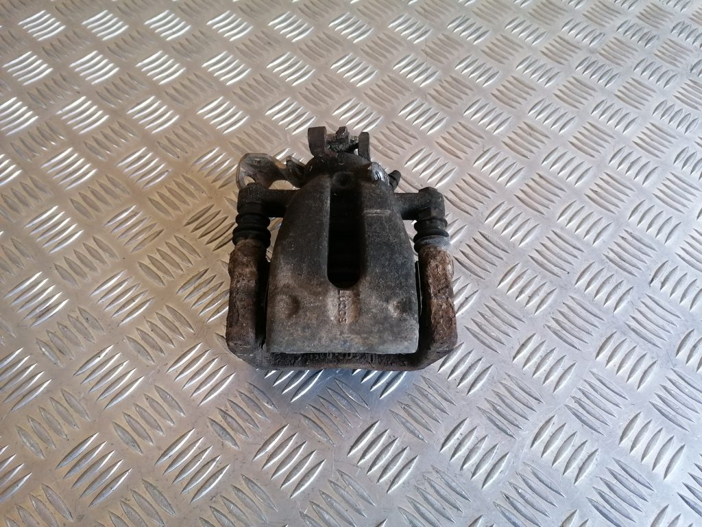 Aizmugurējais labais suports priekš OPEL ZAFIRA 2004