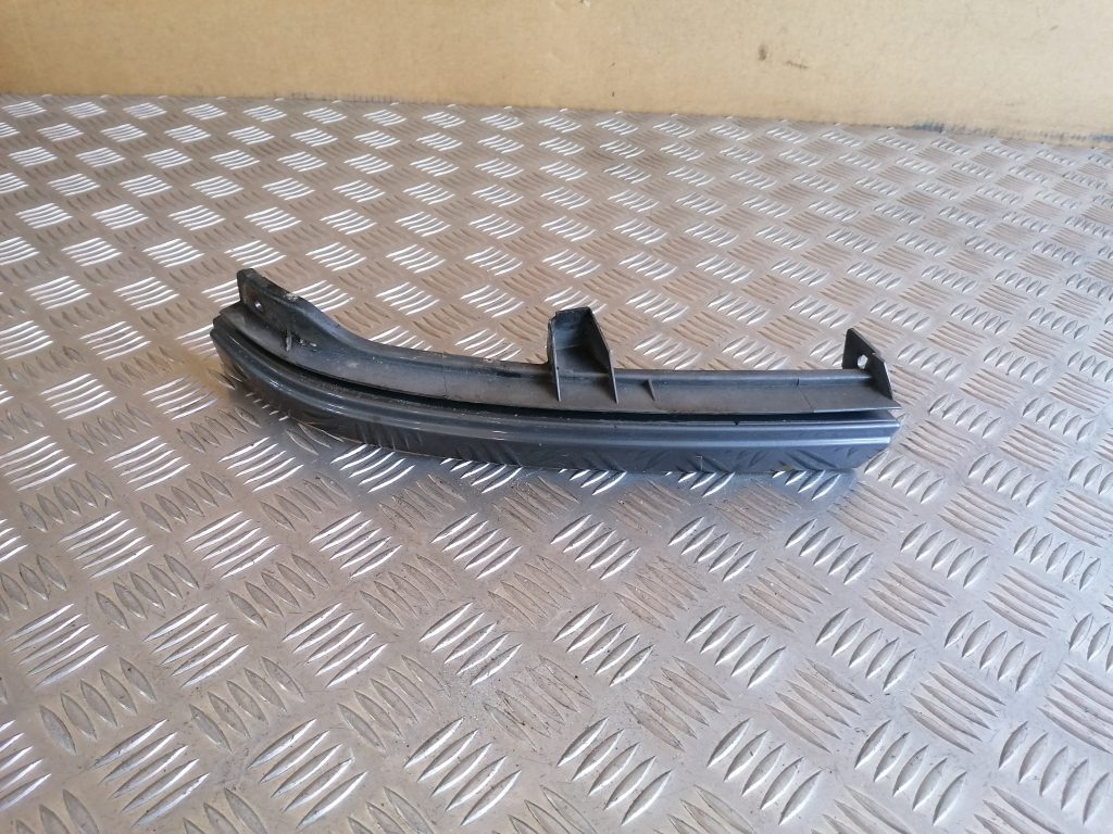 Priekšēja bufera uzlika priekš OPEL ZAFIRA 2004 1 Priekšēja bufera uzlika priekš OPEL ZAFIRA 2004