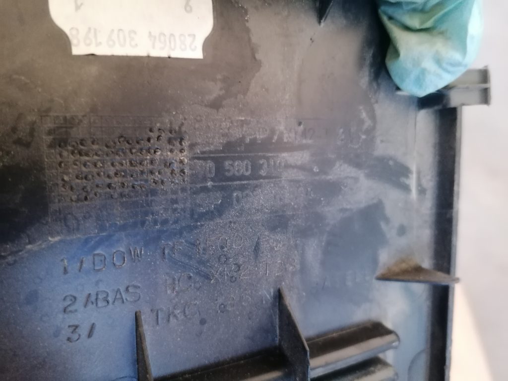 Aizmugurējā luktura vāks priekš OPEL ZAFIRA 2004 3 Aizmugurējā luktura vāks priekš OPEL ZAFIRA 2004