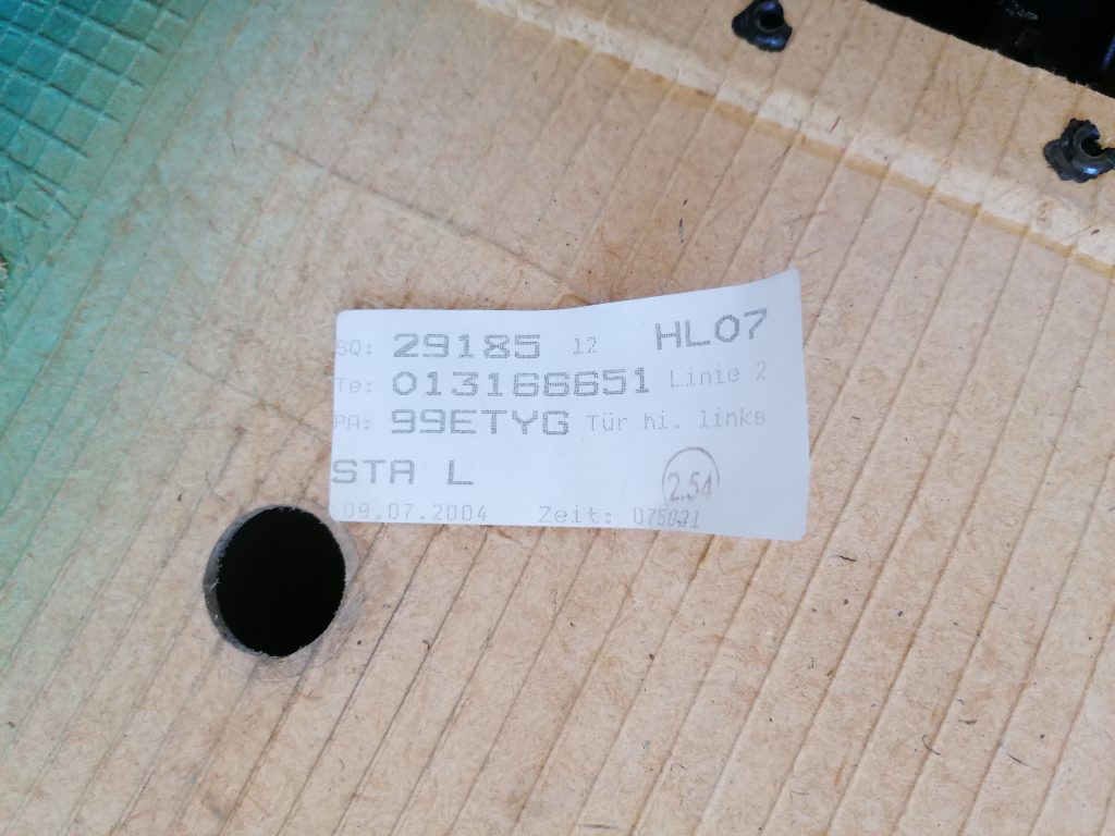 Aizmugurējo kreiso durvju apdare priekš OPEL ZAFIRA 2004 3 Aizmugurējo kreiso durvju apdare priekš OPEL ZAFIRA 2004