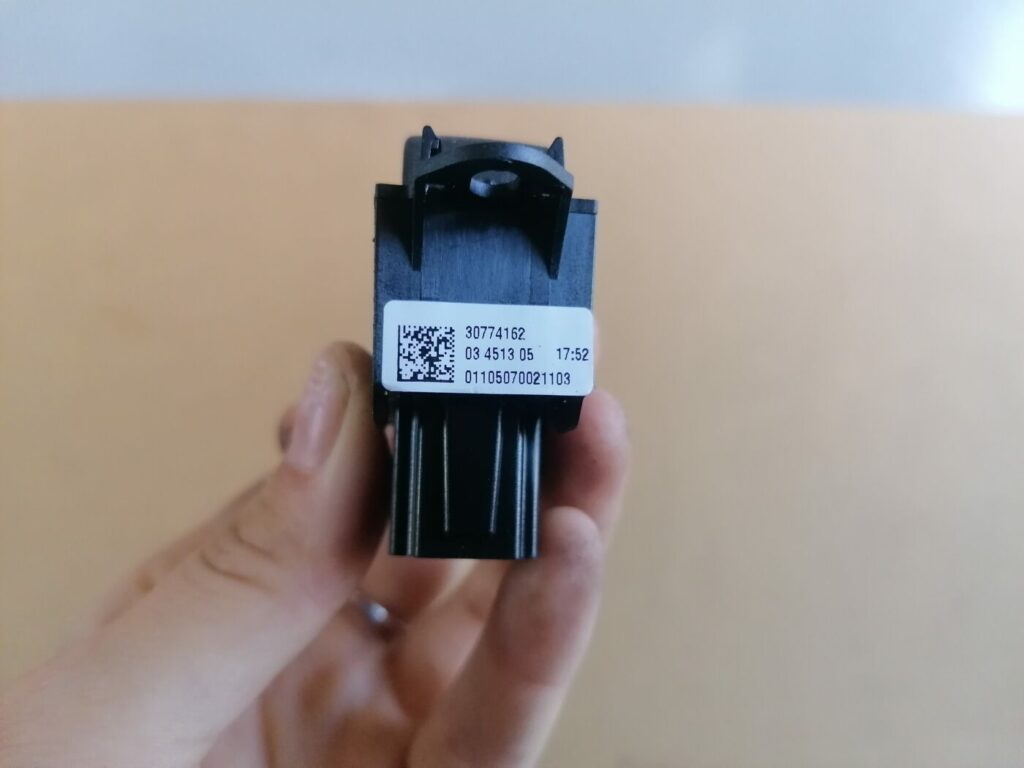 Stikla pacelšanas poga priekš VOLVO C30 2008 SILVER