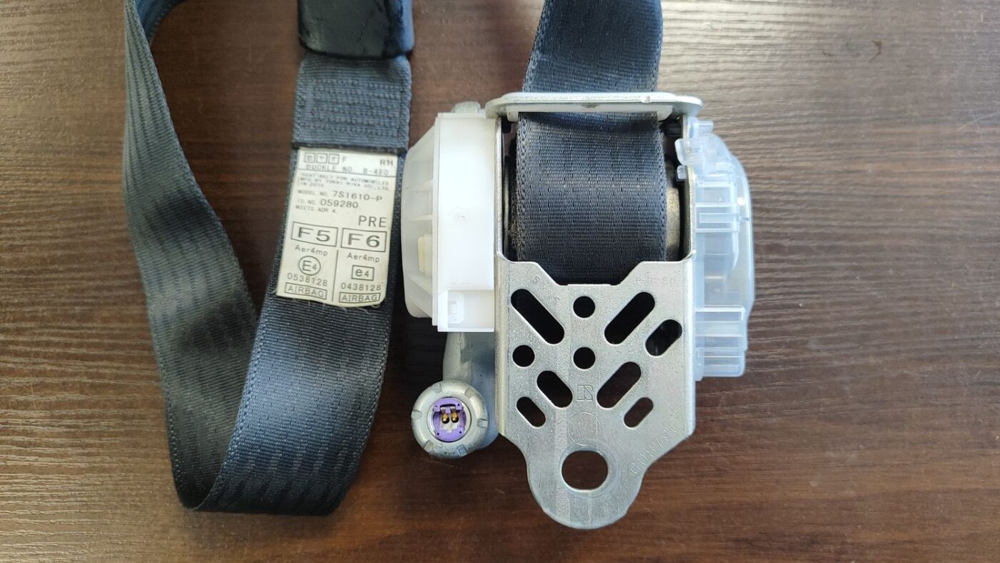 Priekšējā labā drošības josta priekš SUBARU LEGACY 2011 6 Priekšējā labā drošības josta priekš SUBARU LEGACY 2011