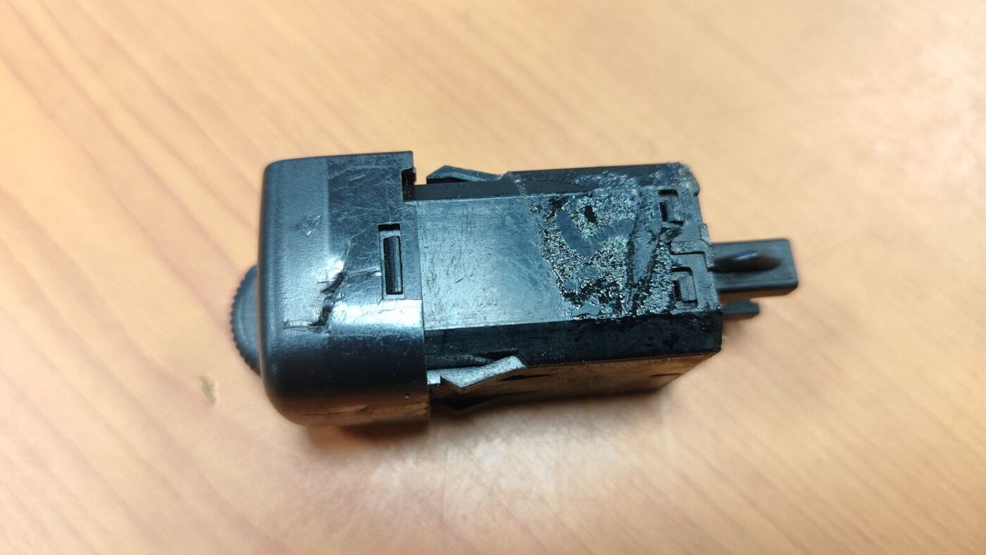 Lukturu augstuma regulēšanas poga priekš SAAB 9-5 1999 6 Lukturu augstuma regulēšanas poga priekš SAAB 9-5 1999