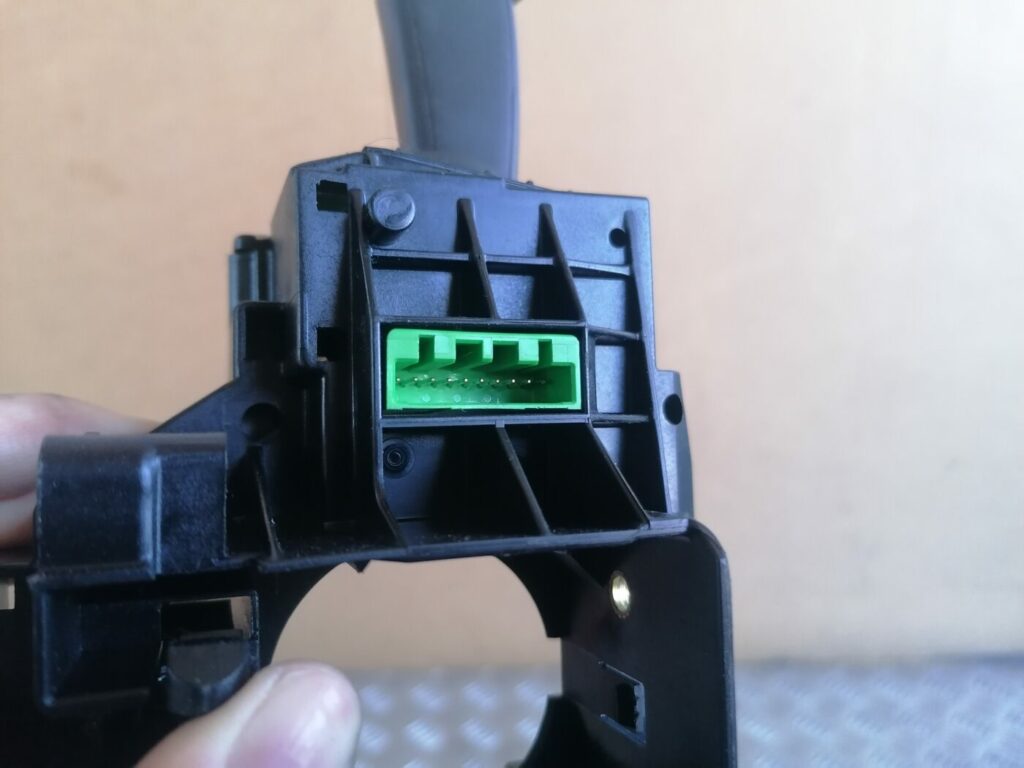 Stūres statnes slēdzis priekš VOLVO C30 2008 SILVER