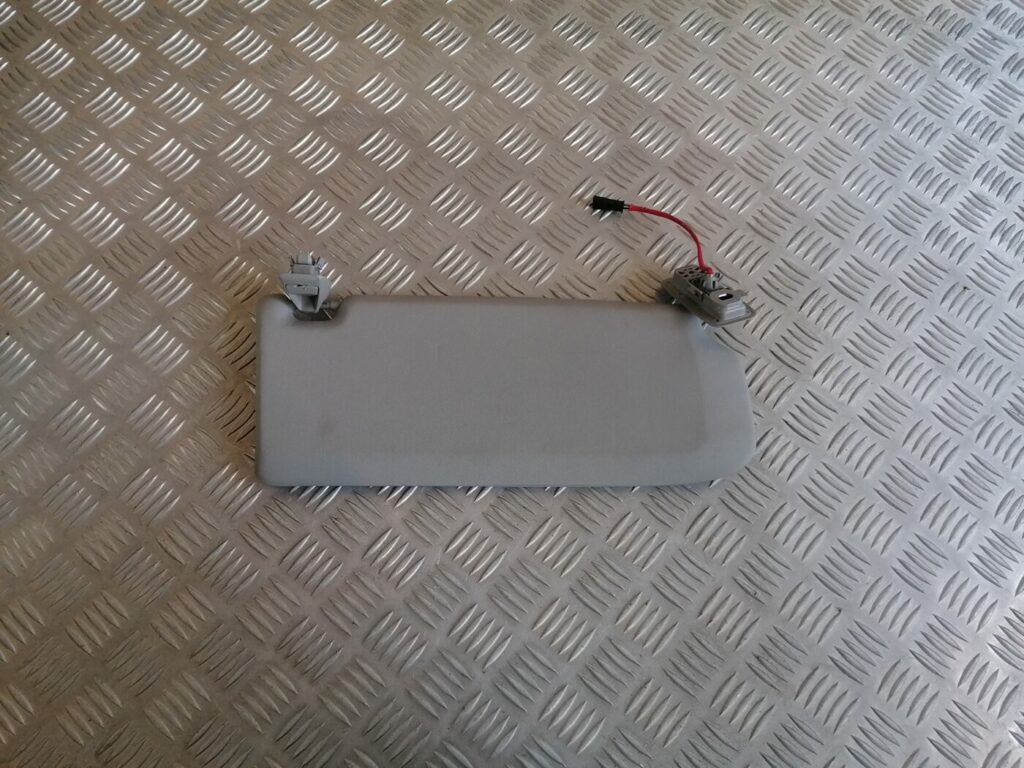 Saules aizsargs priekš VOLVO C30 2008 SILVER 2 Saules aizsargs priekš VOLVO C30 2008 SILVER