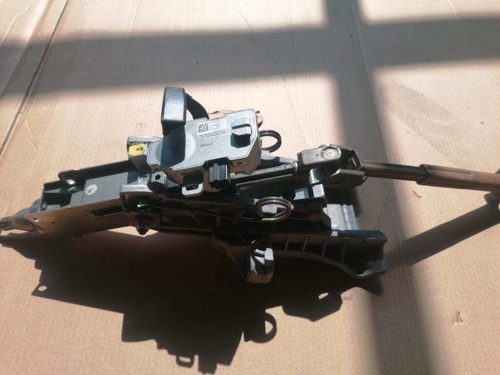 Stūres statne priekš VOLVO C30 2008 SILVER