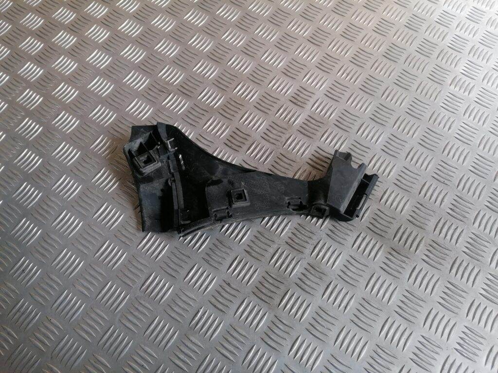 Priekšējā spārna un bufera stiprinājums priekš VOLVO C30 2008 SILVER