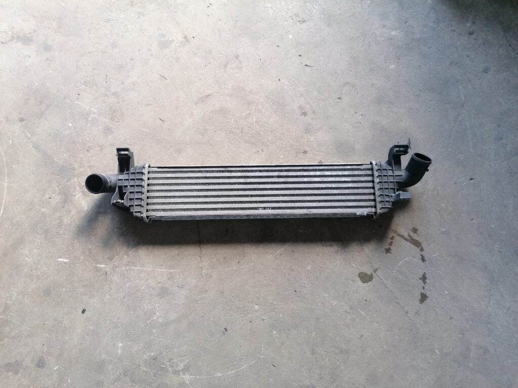 Interkūleris priekš VOLVO C30 2008 SILVER