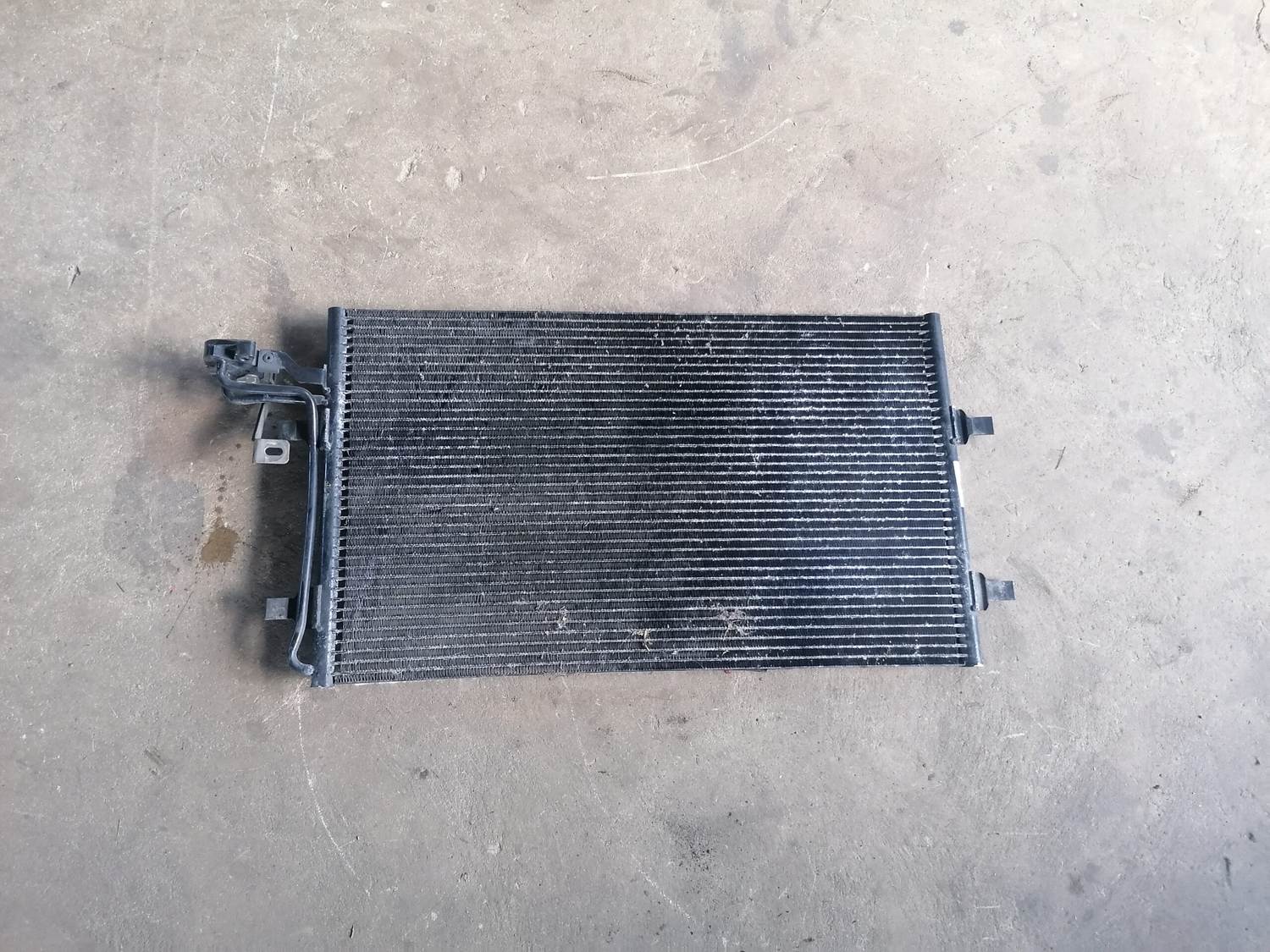 Dzesēšanas radiators priekš VOLVO C30 2008 SILVER