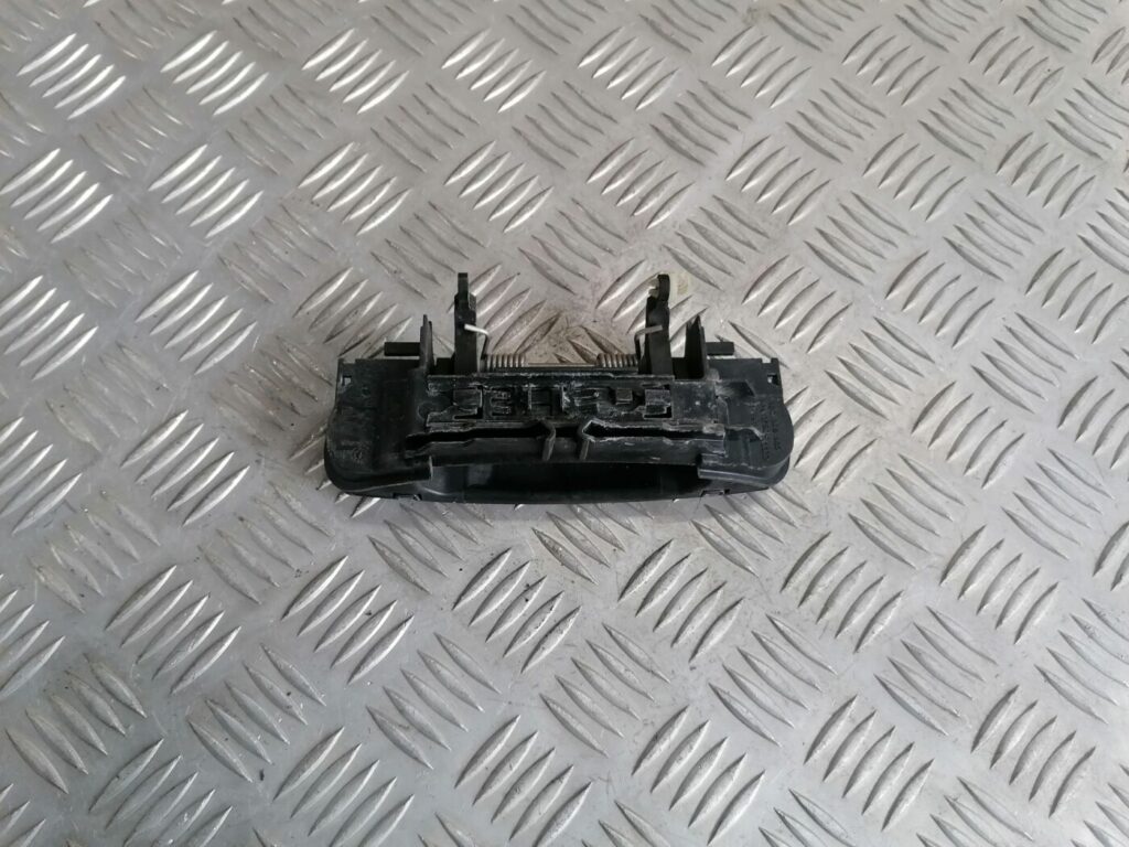 Priekšējāis labais durvju rokturis priekš AUDI A4 2008 AVANT 2 Priekšējāis labais durvju rokturis priekš AUDI A4 2008 AVANT