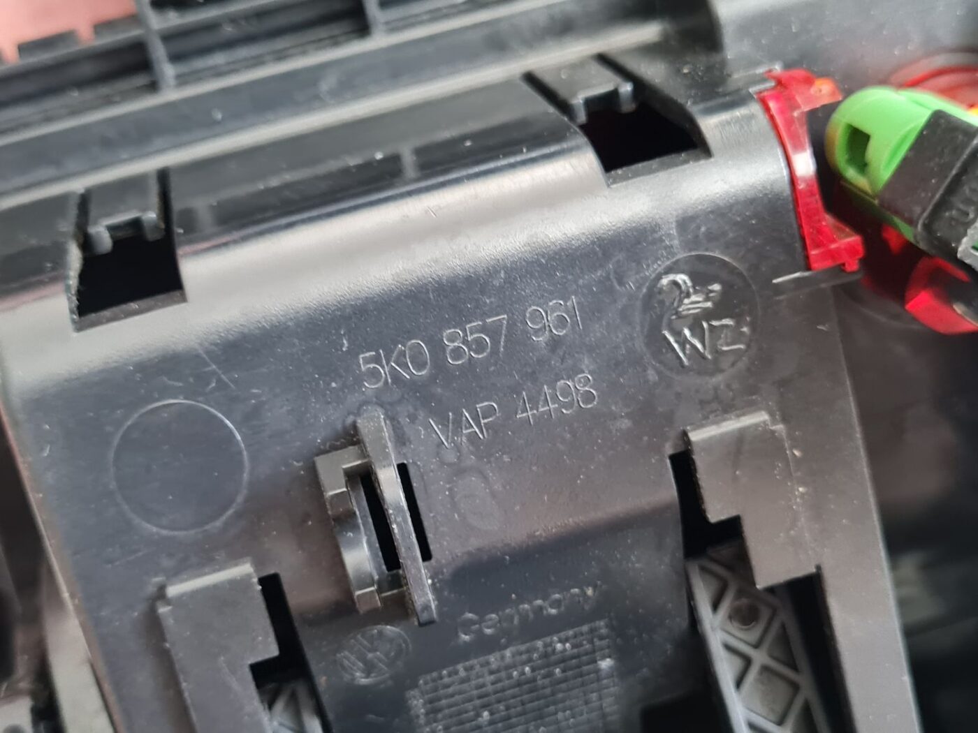 Pelnu trauks priekš VW GOLF VARIANT 2012