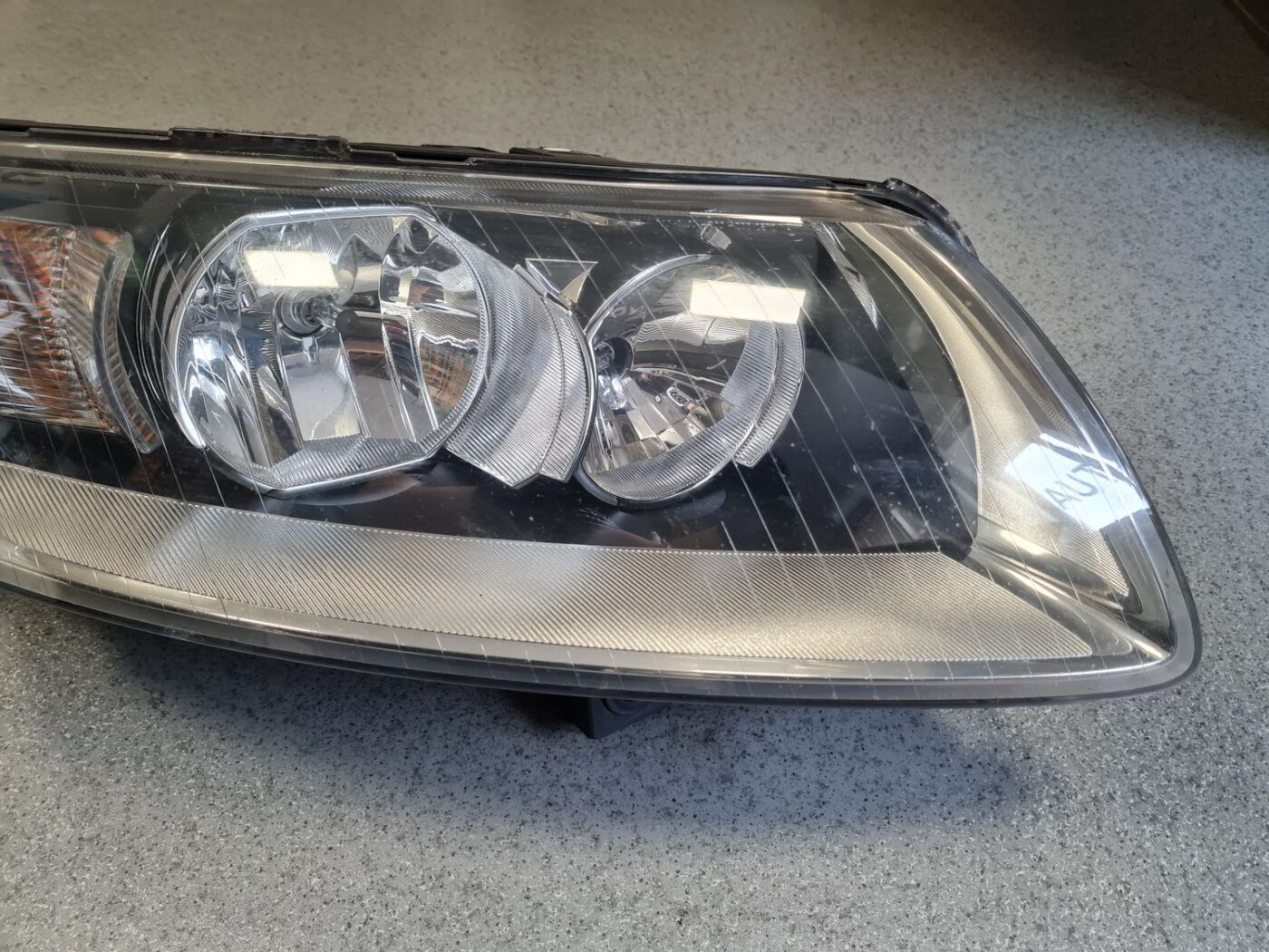 Priekšējais labais lukturis priekš AUDI A6 2008 16 Priekšējais labais lukturis priekš AUDI A6 2008