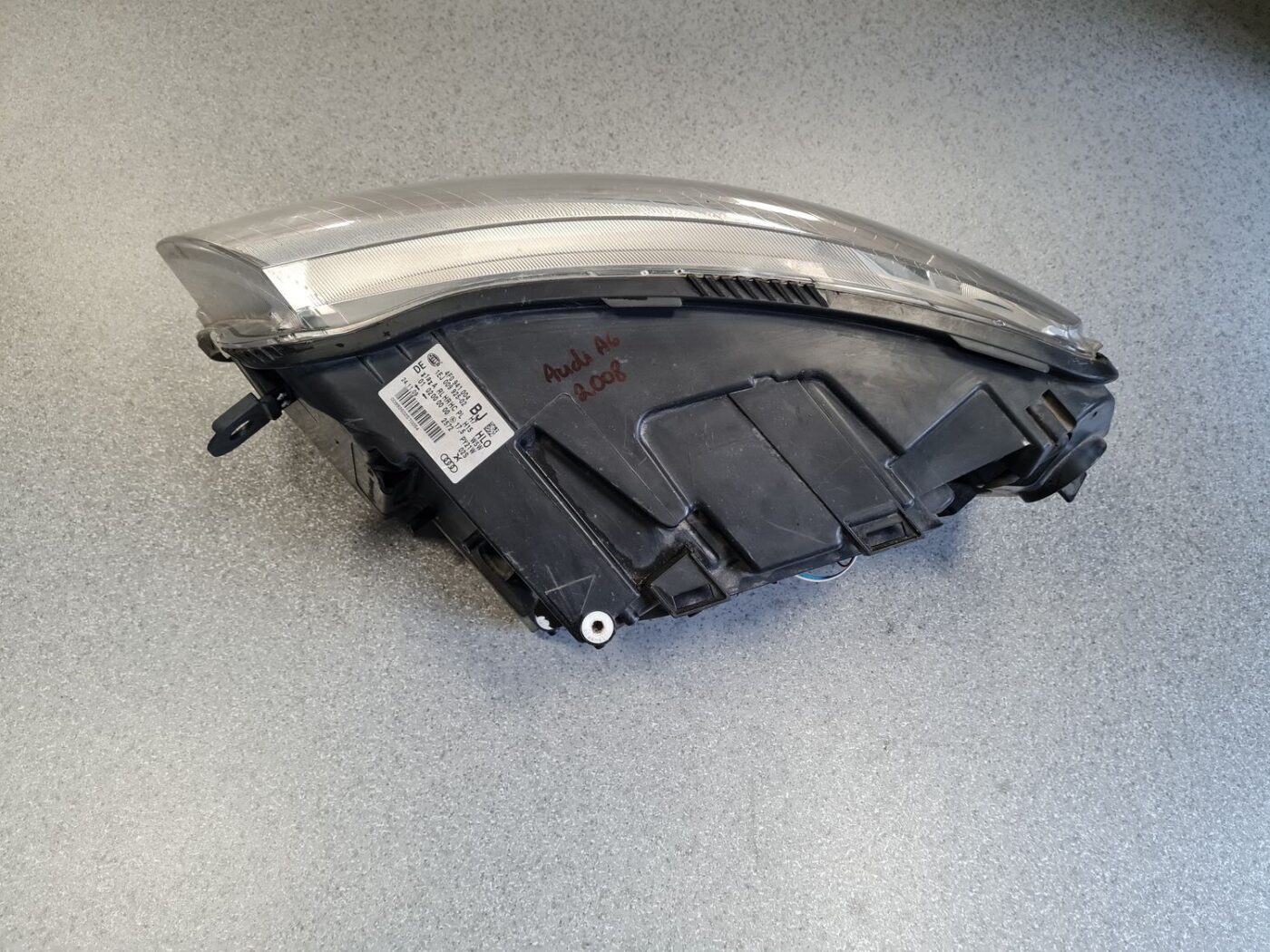 Priekšējais labais lukturis priekš AUDI A6 2008 15 Priekšējais labais lukturis priekš AUDI A6 2008