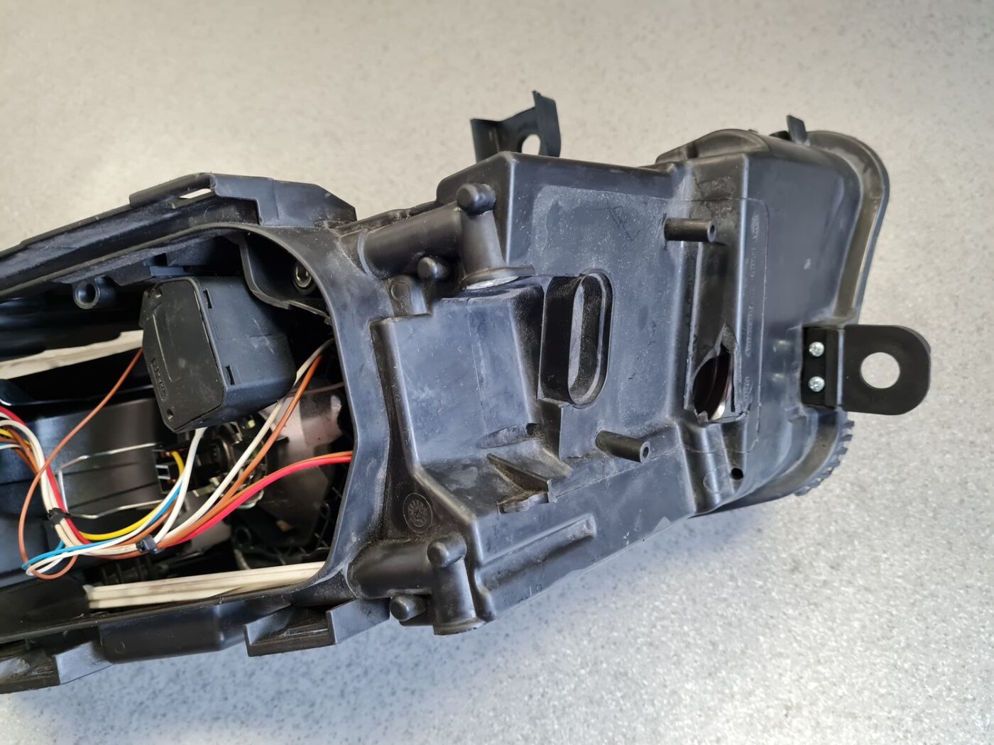 Priekšējais labais lukturis priekš AUDI A6 2008 7 Priekšējais labais lukturis priekš AUDI A6 2008