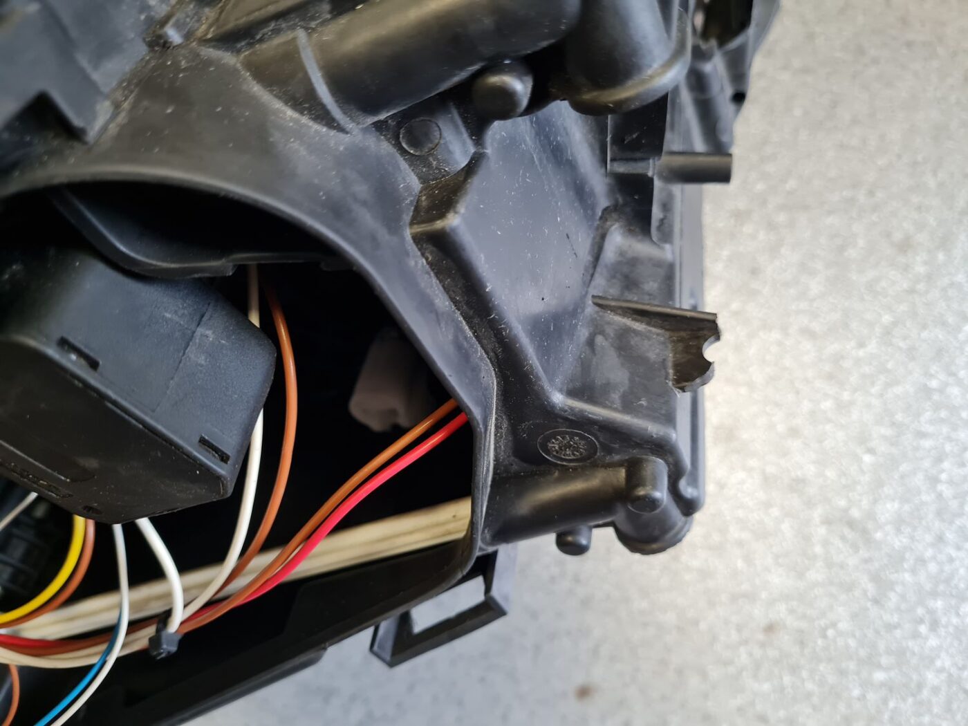 Priekšējais labais lukturis priekš AUDI A6 2008 3 Priekšējais labais lukturis priekš AUDI A6 2008