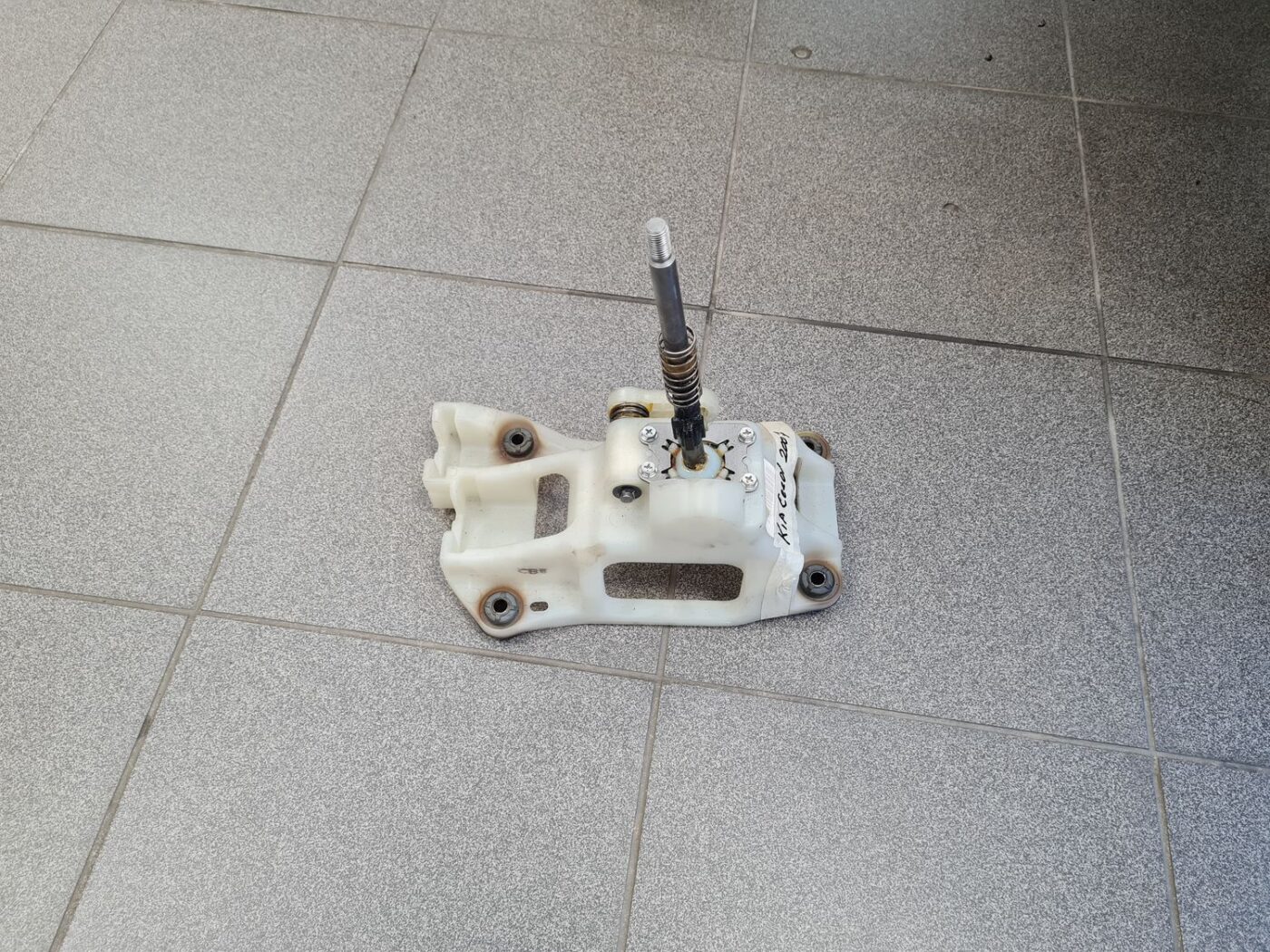 Ātrumu pārslēgšanas slēdzis priekš KIA CEED 2007