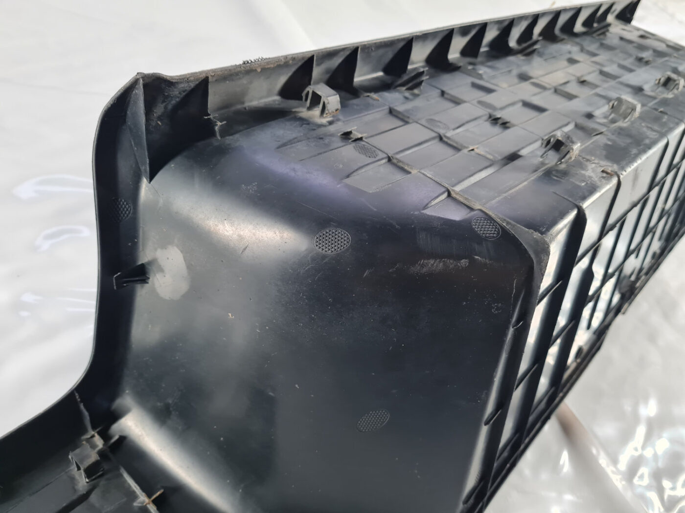 Aizmugurēja bufera uzlika priekš Toyota Hilux 2016- 521590K300 8 Aizmugurēja bufera uzlika priekš Toyota Hilux 2016- 521590K300