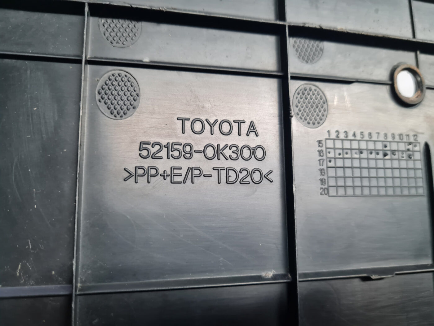 Aizmugurēja bufera uzlika priekš Toyota Hilux 2016- 521590K300 3 Aizmugurēja bufera uzlika priekš Toyota Hilux 2016- 521590K300