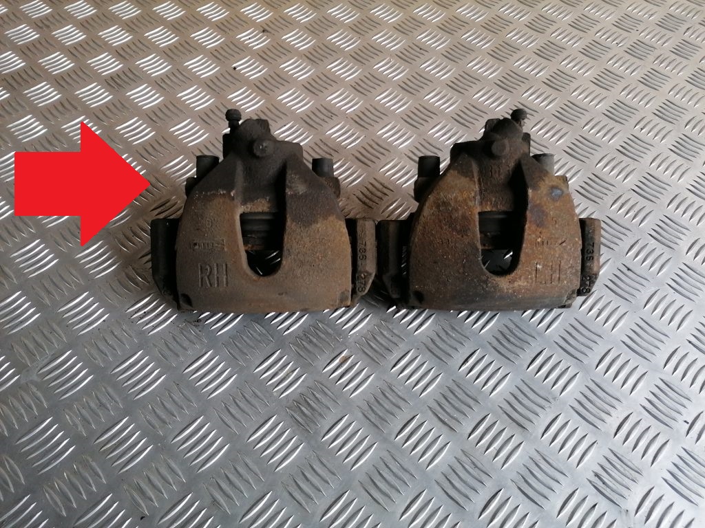 Priekšējais labais suports priekš VOLVO C30 2008 TURQUOISE 1 Priekšējais labais suports priekš VOLVO C30 2008 TURQUOISE