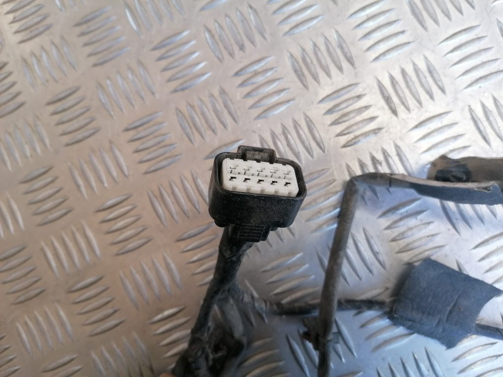 Pārkošanas devēju vads priekš CITROEN C-CROSSER 2009