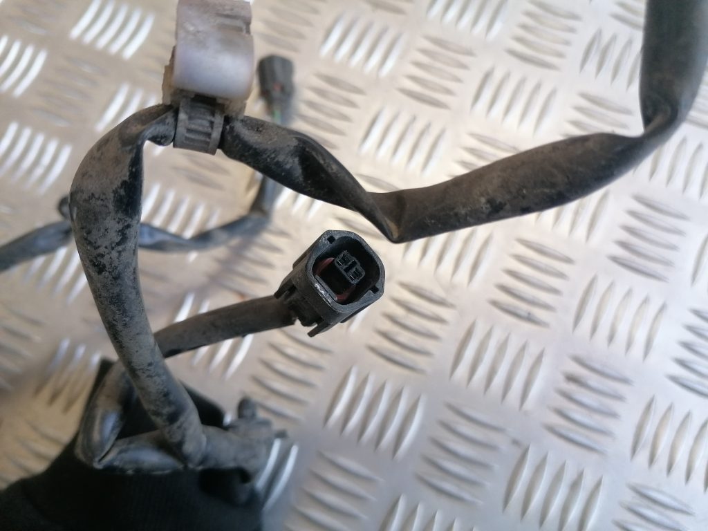 Pārkošanas devēju vads priekš CITROEN C-CROSSER 2009