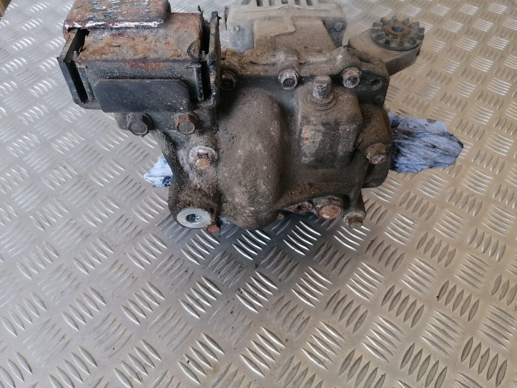 Aizmugurējais reduktors priekš CITROEN C-CROSSER 2009 3 Aizmugurējais reduktors priekš CITROEN C-CROSSER 2009