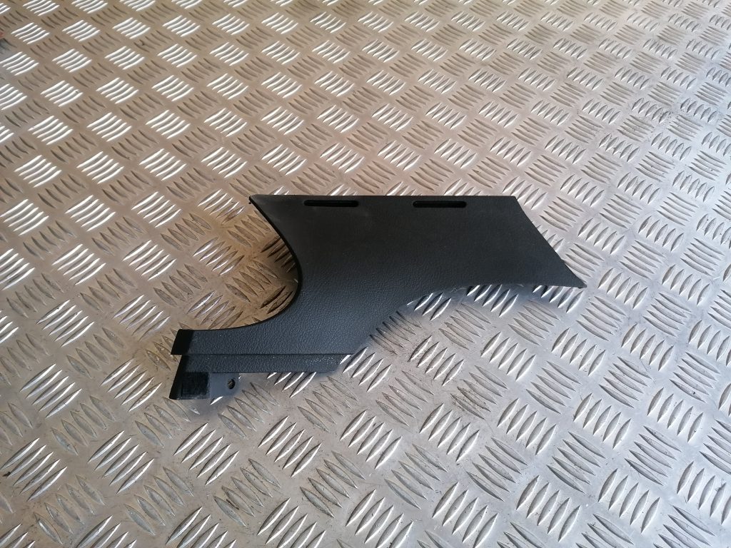 Centrālās konsoles (apdares) sānu panelis priekš OPEL ZAFIRA 2004 1 Centrālās konsoles (apdares) sānu panelis priekš OPEL ZAFIRA 2004