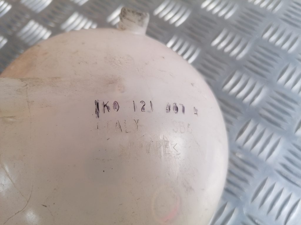 Dzesēšanas šķidruma tvertne priekš VW GOLF VARIANT 2012