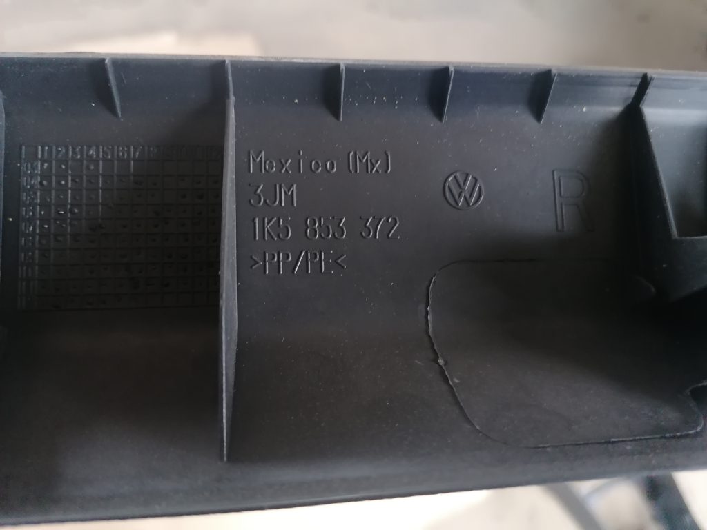 Sliekšņa aizmugurēja laba uzlika (salonā) priekš VW GOLF VARIANT 2012 2 Sliekšņa aizmugurēja laba uzlika (salonā) priekš VW GOLF VARIANT 2012