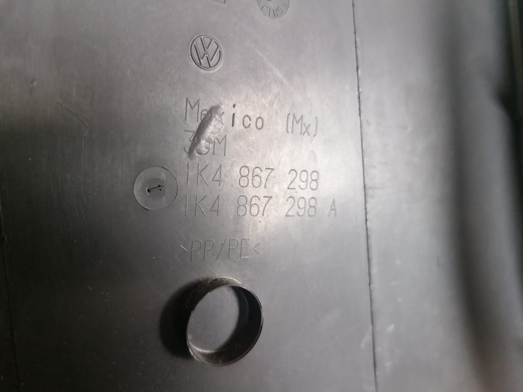 Vidējas salona statnes apdare priekš VW GOLF VARIANT 2012