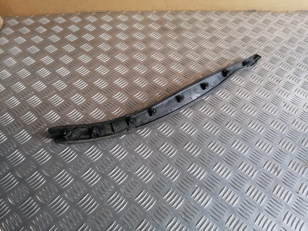 Durvju apdares uzlika priekš VW GOLF VARIANT 2012