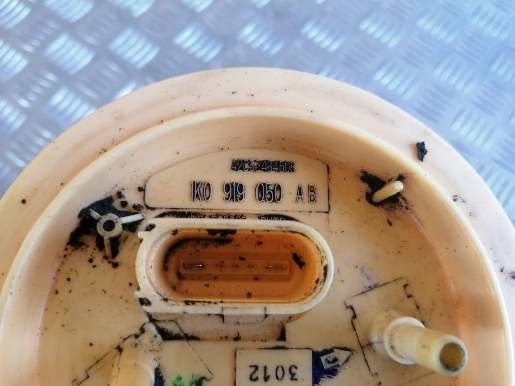 Degvielas tvertnes sūknis priekš VW GOLF VARIANT 2012 3 Degvielas tvertnes sūknis priekš VW GOLF VARIANT 2012