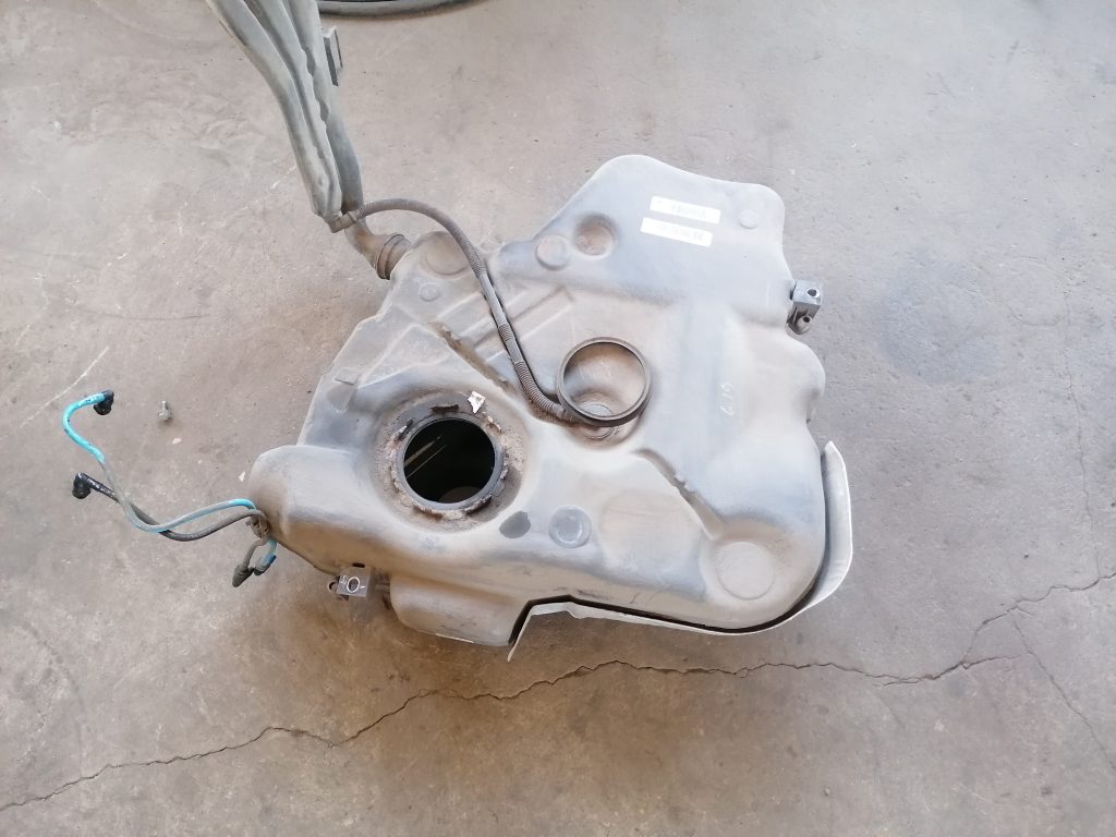 Degvielas tvertne priekš VW GOLF VARIANT 2012 1 Degvielas tvertne priekš VW GOLF VARIANT 2012