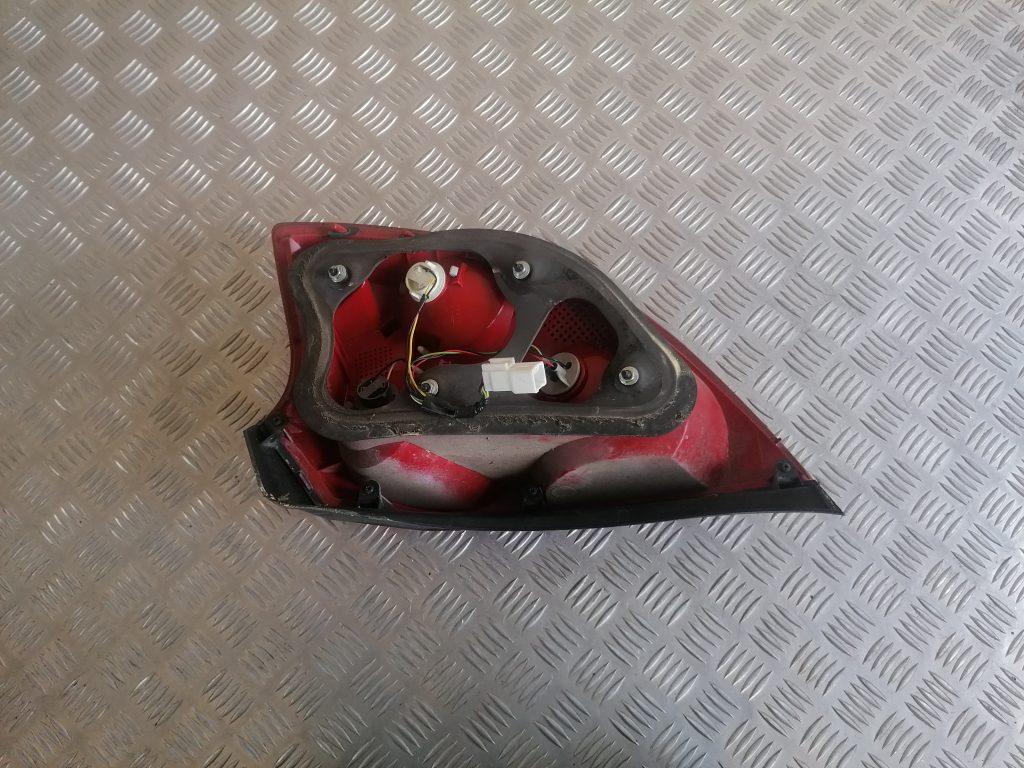 Aizmugurējais kreisais lukturis priekš KIA CEED 2007 2 Aizmugurējais kreisais lukturis priekš KIA CEED 2007