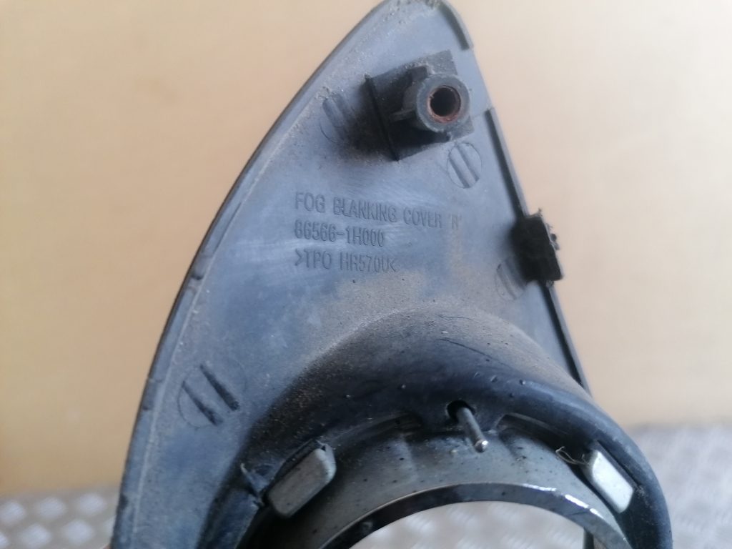 Miglas luktura reste, pa labi priekš KIA CEED 2007 3 Miglas luktura reste, pa labi priekš KIA CEED 2007