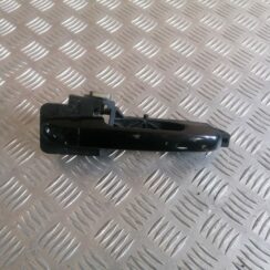 Priekšējāis labais durvju rokturis priekš KIA CEED 2007