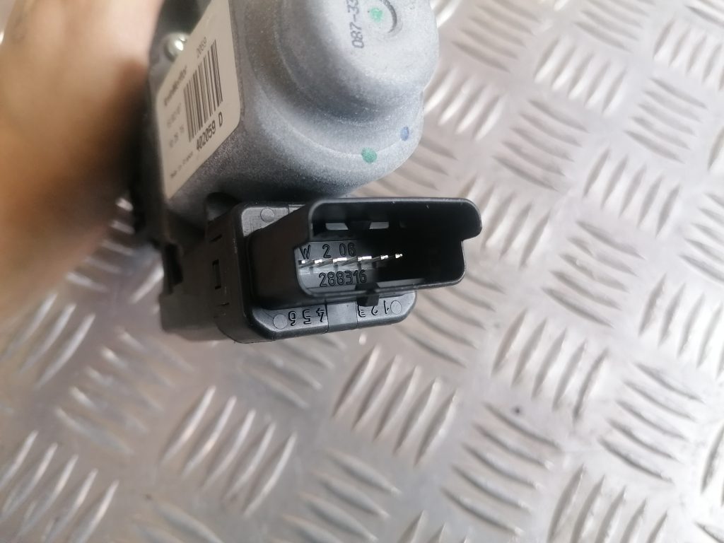 Elektrisko stiklu motors priekš KIA CEED 2007 3 Elektrisko stiklu motors priekš KIA CEED 2007